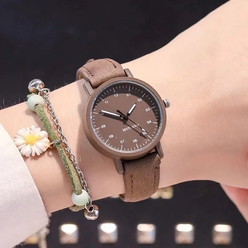 YIKAZE Women's Quartz Watch PU Leather Strap Waterproof Retro Bracelet Round Dial